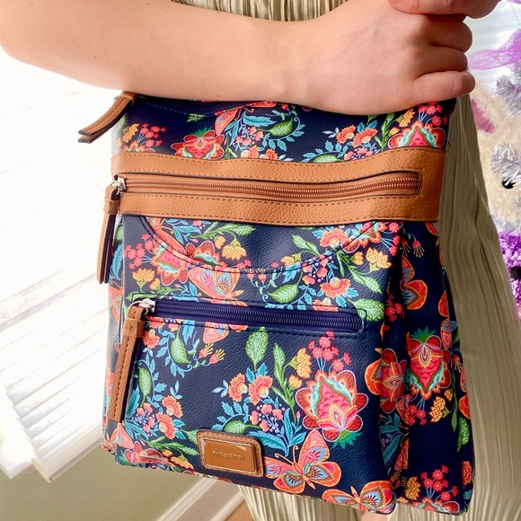 Beautiful Multi-pocket Crossbody - Picture 11 of 12